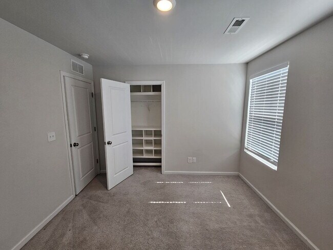 Building Photo - 6529 Mezzo Ln