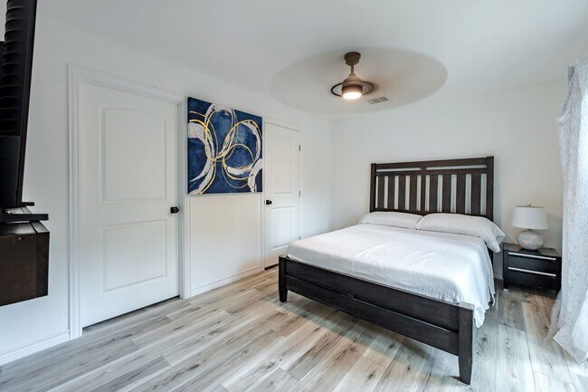 Building Photo - 4805 Southwind St
