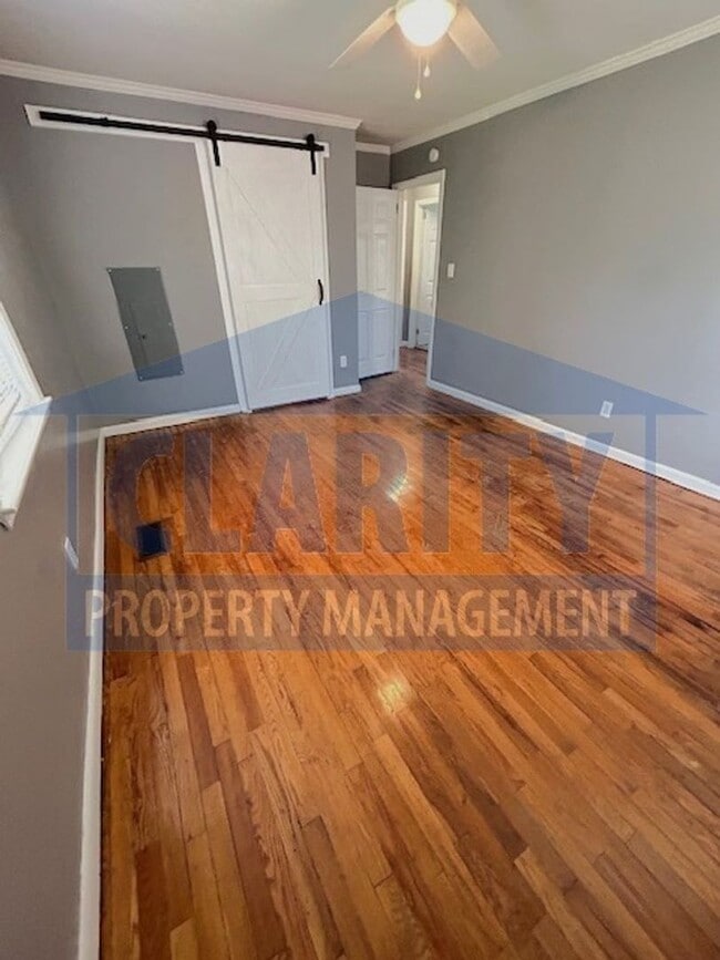 Building Photo - Centrally located 2 bed, two bathroom home!