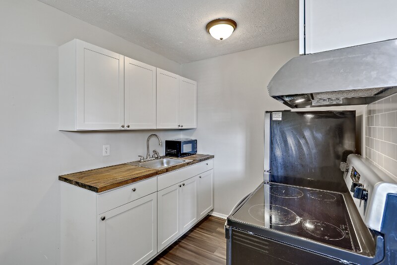 Building Photo - 206 Gunter St