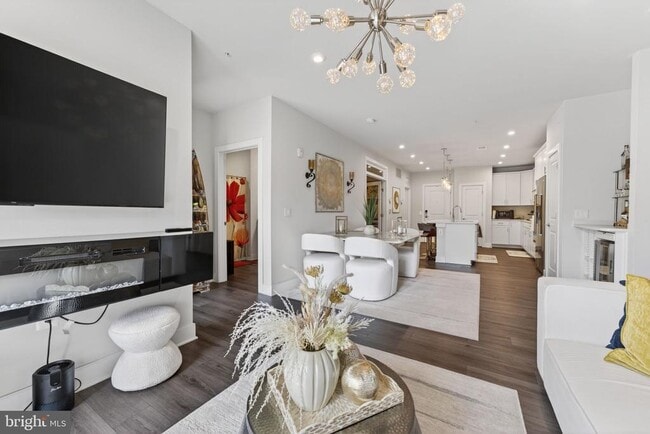 Building Photo - 102 St Ives Pl