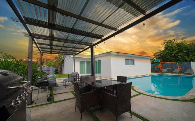 Building Photo - 10010 SW 162nd St