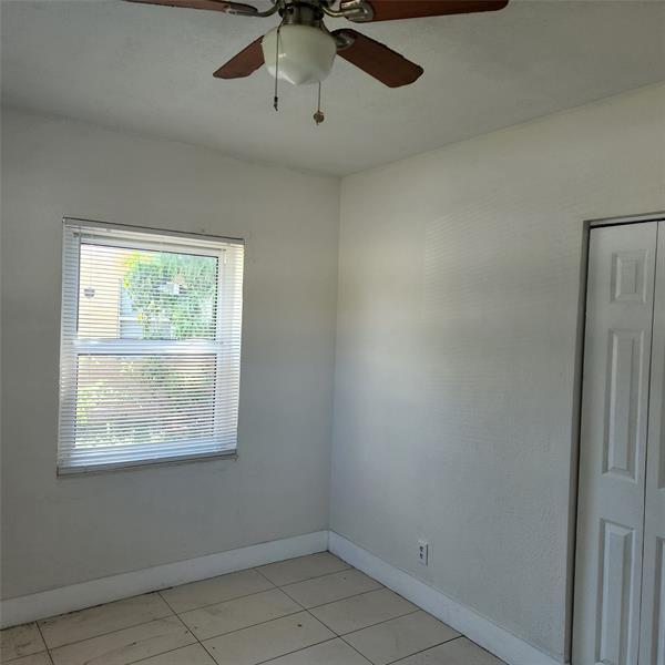 Building Photo - 909 NW 16th Terrace