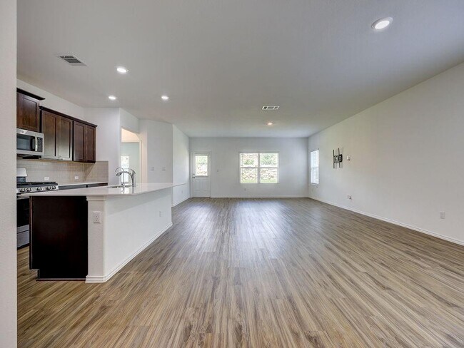 Building Photo - 1629 Brueggerhoff Rd