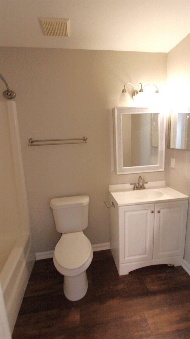 Building Photo - 2534 Golden Park Ln