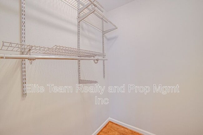 Building Photo - 2132 Mallard Woods Pl