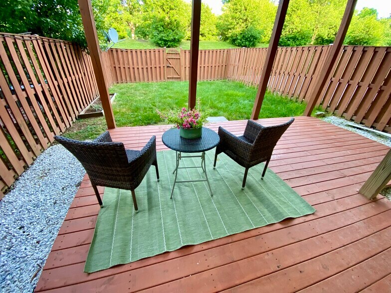 Fully Fenced - 810 Revelstore Ter NE