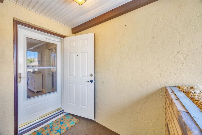 Building Photo - 370 3 Lakes Ln
