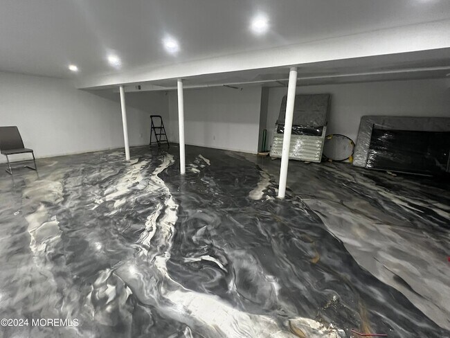 Building Photo - 85 Locust Ave