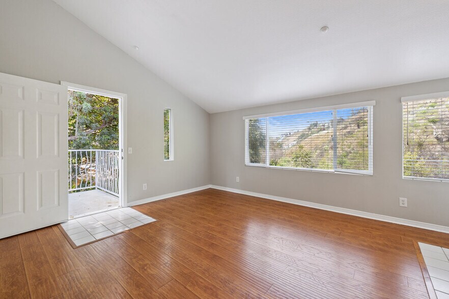 Building Photo - 3709 Las Flores Canyon Rd