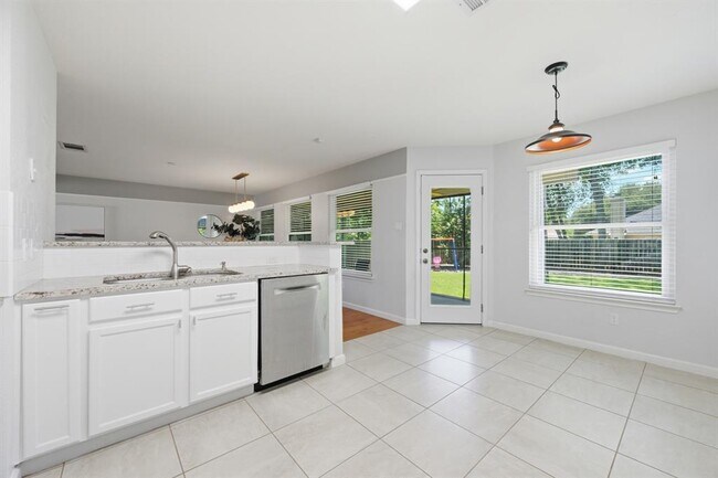 Building Photo - 2913 Wavecrest Blvd