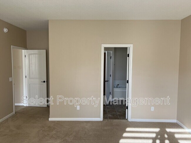 Building Photo - 12860 Starling Cove