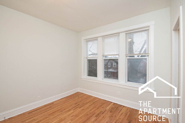 Building Photo - 1255 N Harding Ave