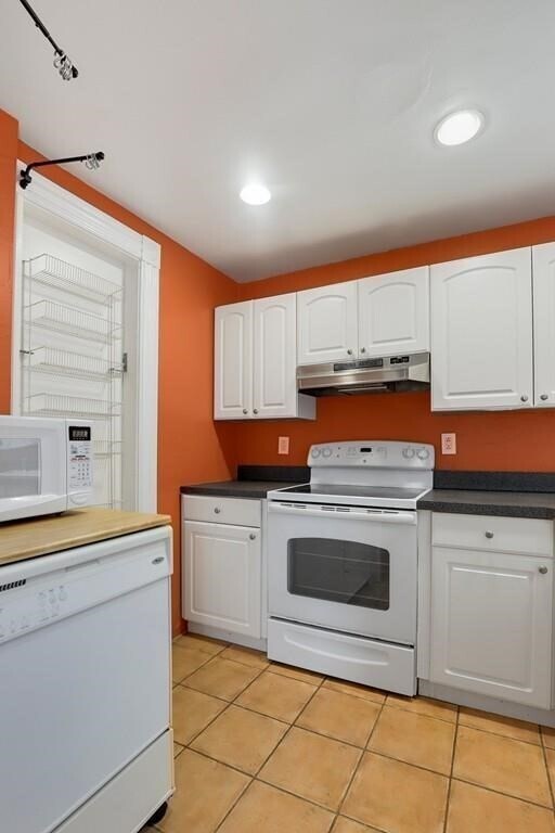 Building Photo - 119 Park St