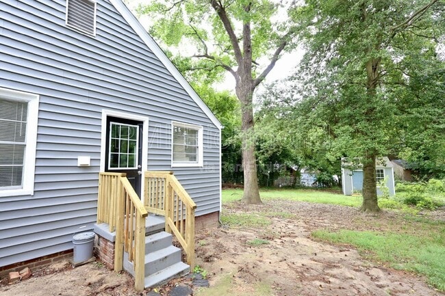 Building Photo - 2405 Bransford Dr