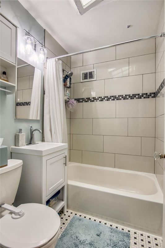 Building Photo - 1334 Downing St