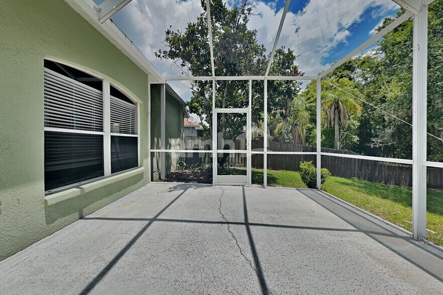Building Photo - 25008 Hyde Park Blvd
