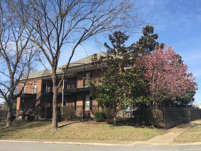 Front of building - 5000 Park Ave