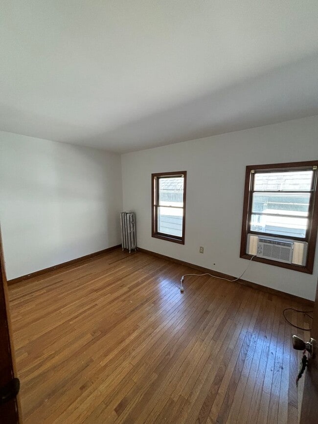 Building Photo - 417-419-419 New York St