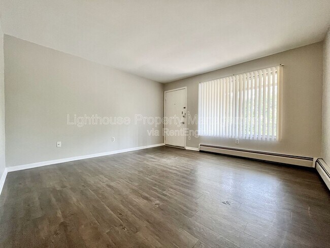 Building Photo - 1350 Kendall St SE