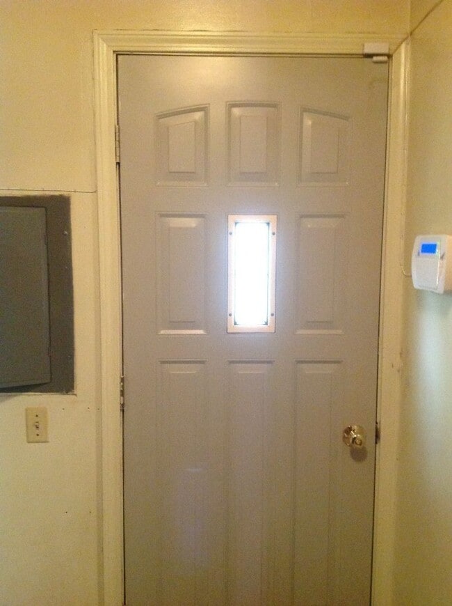 Building Photo - Beautiful home!