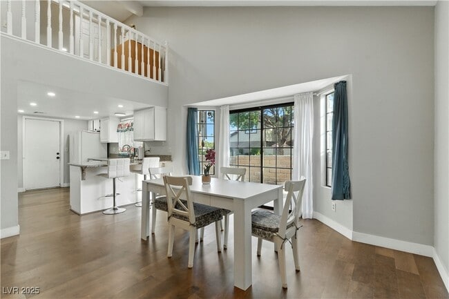 Building Photo - 3280 Dayflower St