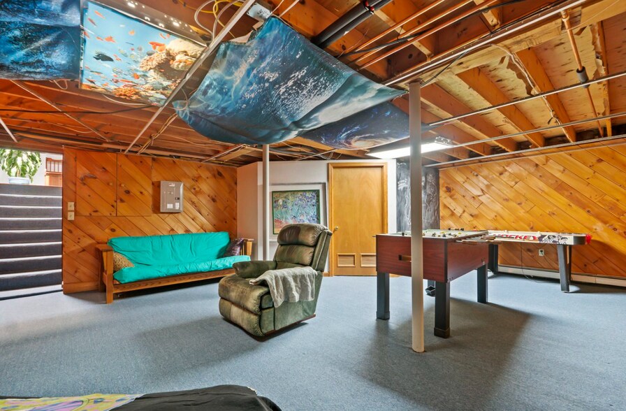 Building Photo - 452 Woodside Rd