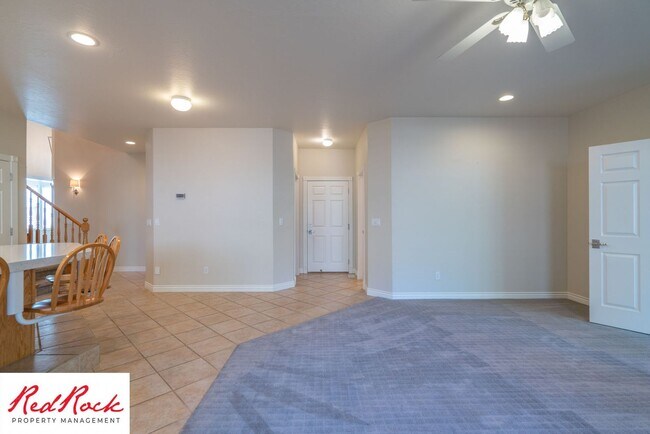Building Photo - 198 Shadow Point Dr