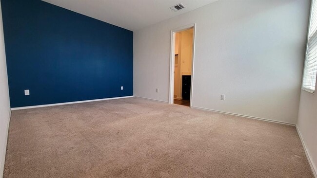 Building Photo - 192 Gabbro Gdns