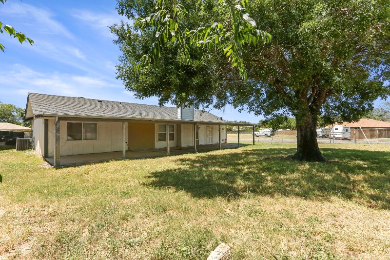 Primary Photo - 5622 Frst Lk St
