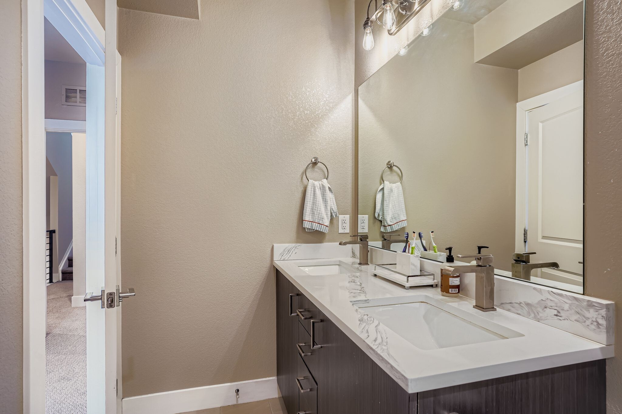 Building Photo - 2739 W 24th Ave