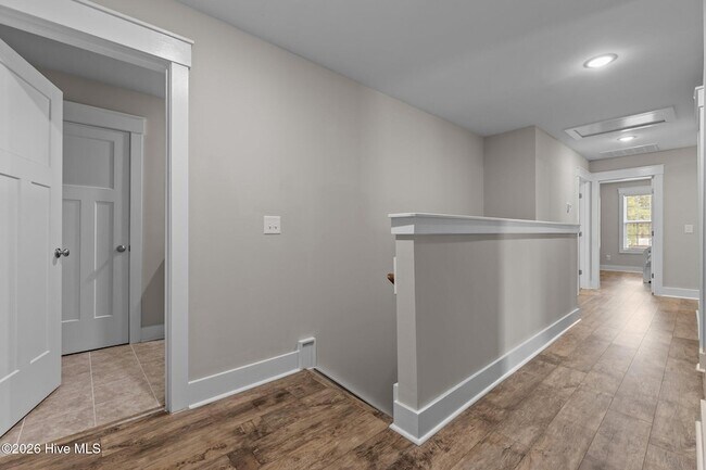 Building Photo - 217 Thistleberry Dr