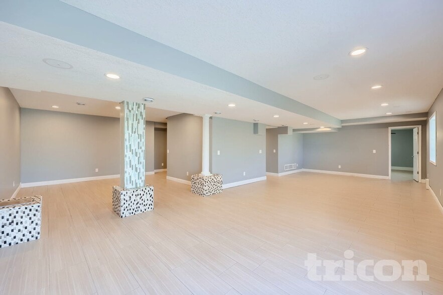 Building Photo - 4527 Mason Ave NE