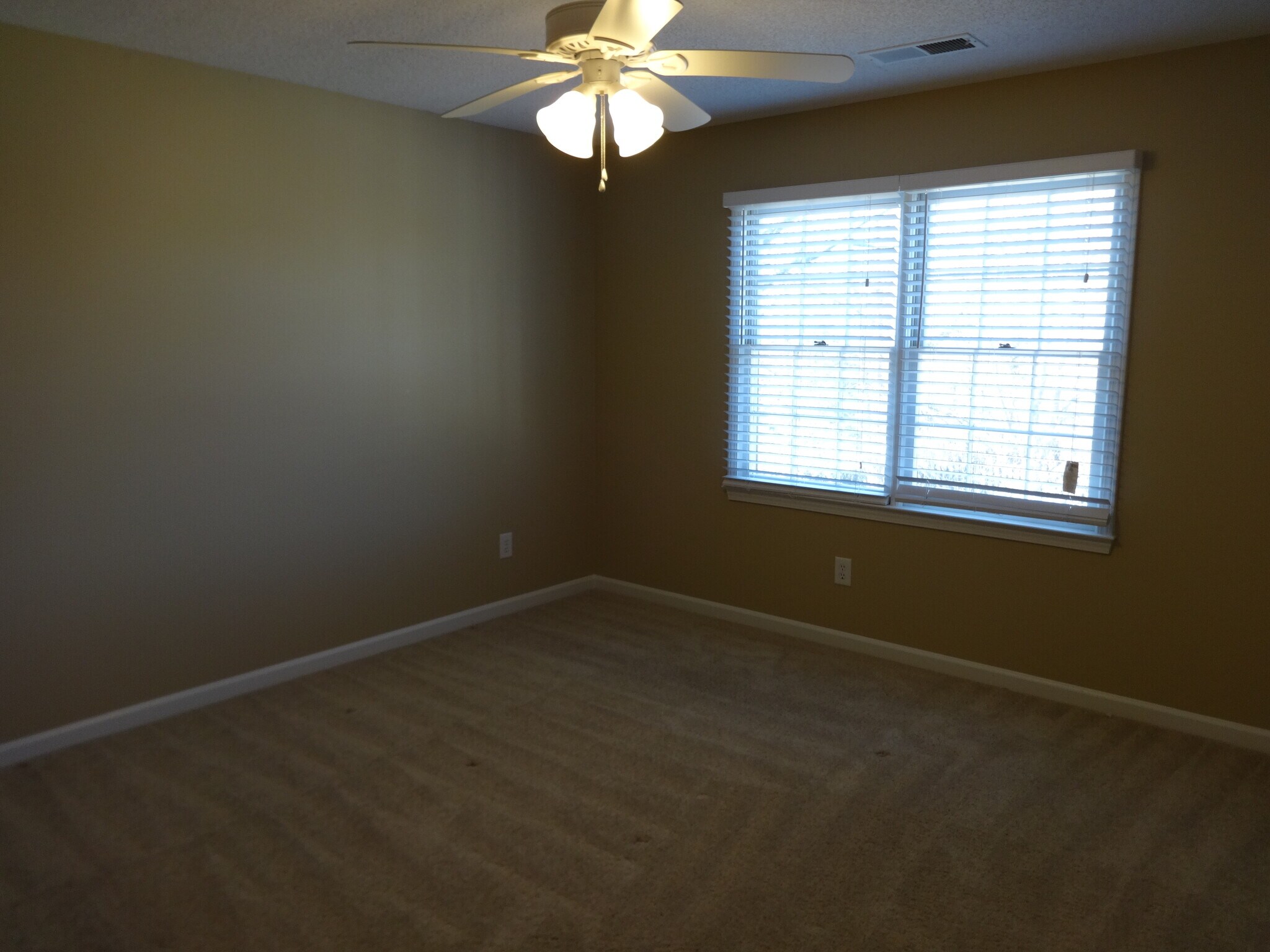 Building Photo - 1358 Velvet Creek Way SW