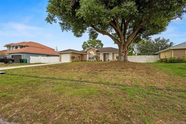 Building Photo - 517 SW College Park Rd