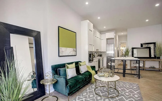 Building Photo - Two Bedroom Fully Updated Unit in Logan Circle- Special Offer to Rent!