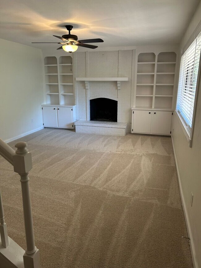 Building Photo - 3219 Thomasville Rd