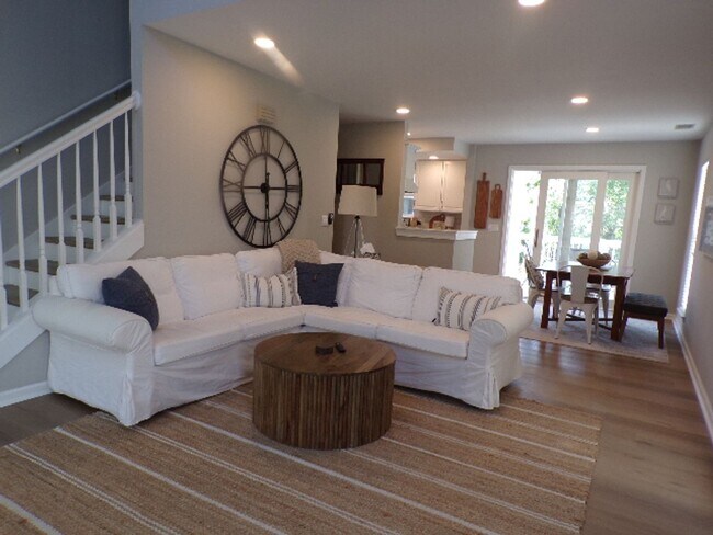 Building Photo - Adorable Home Located In Yacht Cove