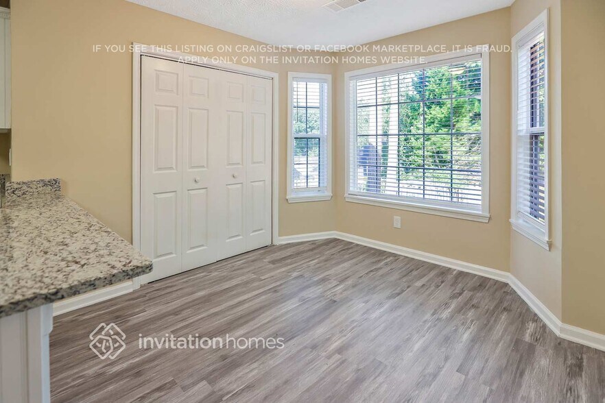 Building Photo - 806 Alta Ct