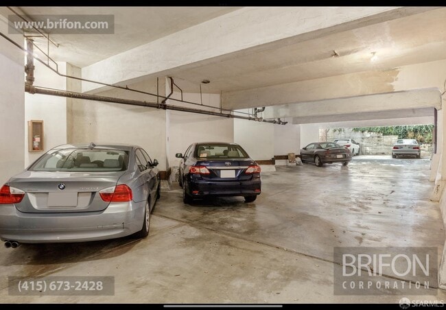 Building Photo - 2221 Gough St