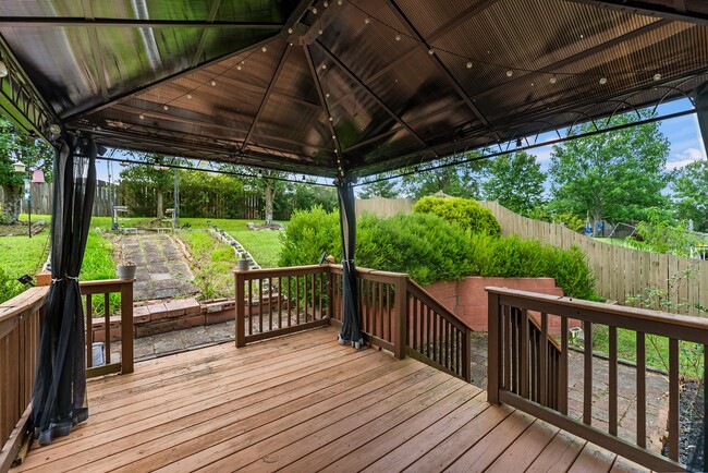 Building Photo - 7020 Timber Oak Dr
