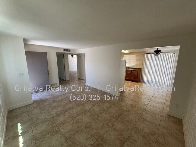 Building Photo - 3648 E Blacklidge Dr
