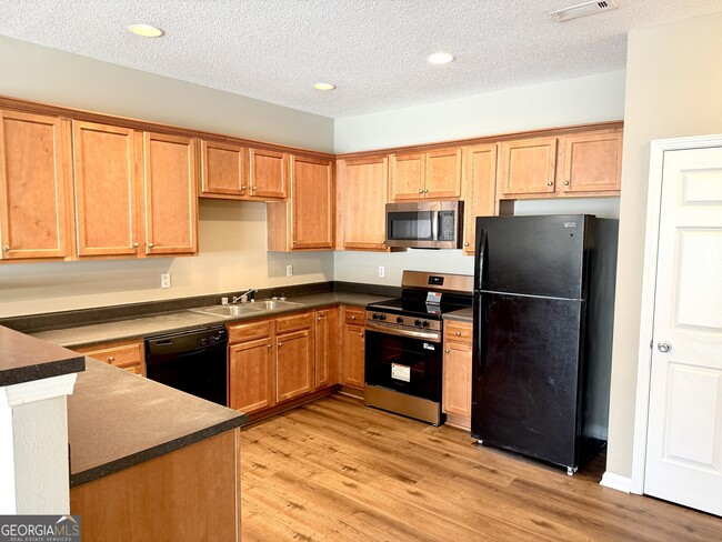 Building Photo - 8330 Oakley Cir