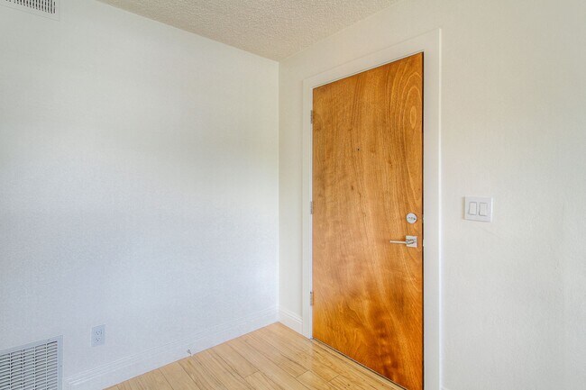 Building Photo - 1532 Atlanta Ct