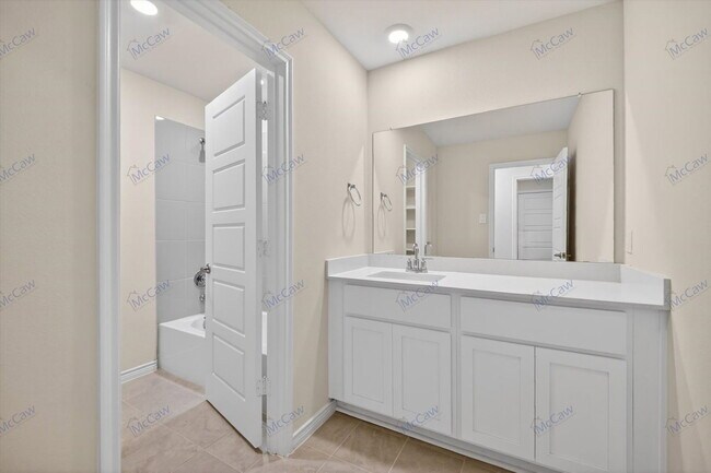 Building Photo - 1209 Hopes Lk Dr