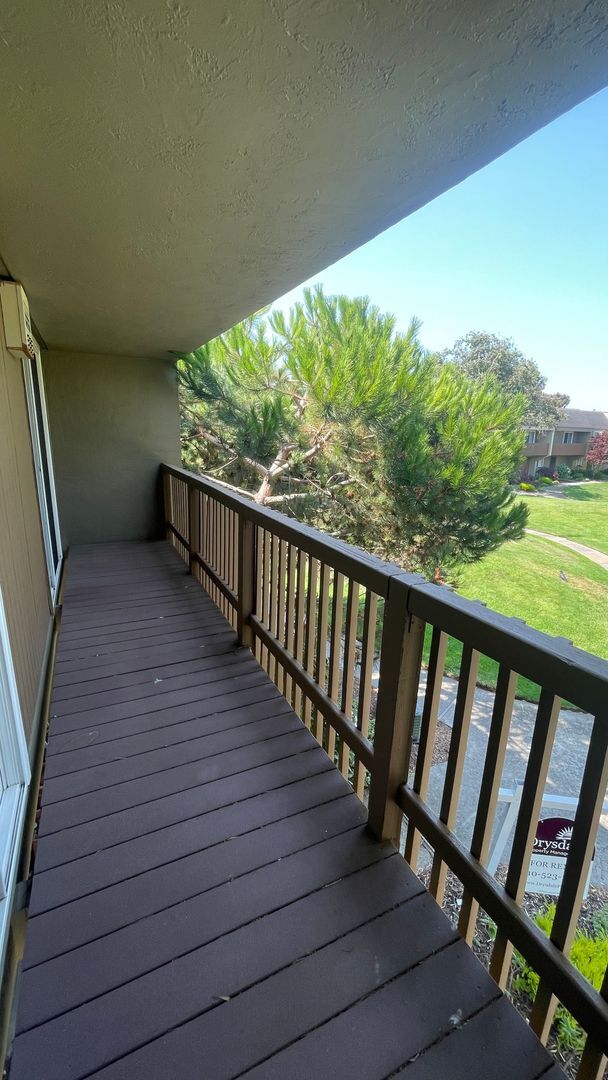 Building Photo - 1109 Camino Del Valle
