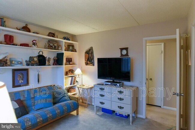 Building Photo - 1631 Edgewood Pl