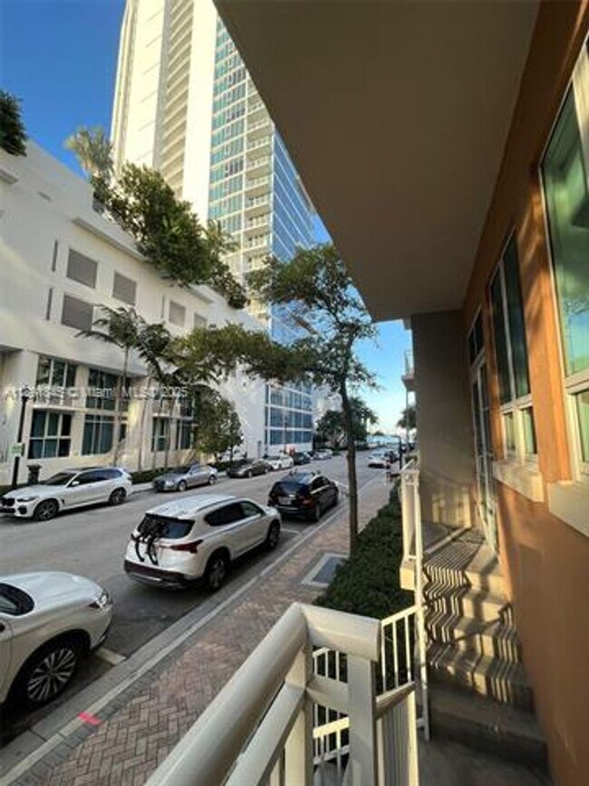 Building Photo - 2001 Biscayne Blvd