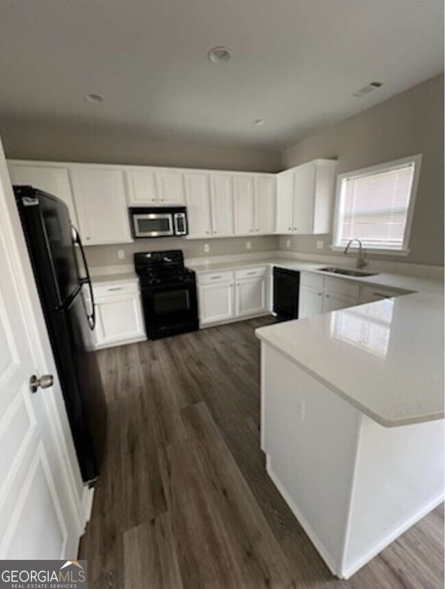 Building Photo - 118 Hidden Lake Cir