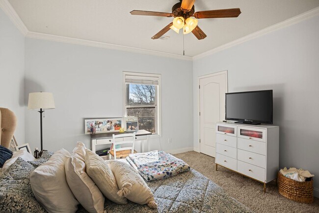 Building Photo - Plainsview Condo | 2 Bed 2 Bath